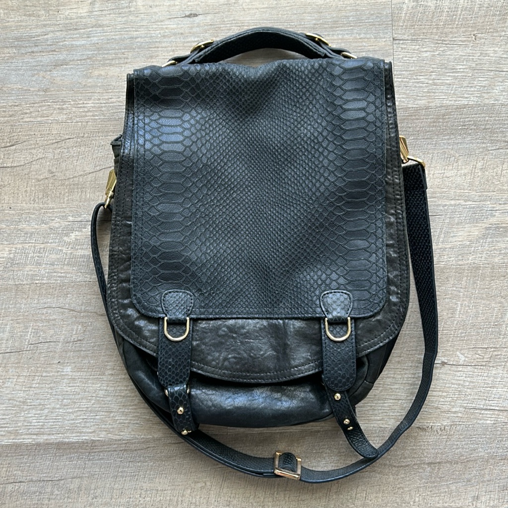 Cc Skye Onie Messenger Bag With Cross Body Strap And Top Handle